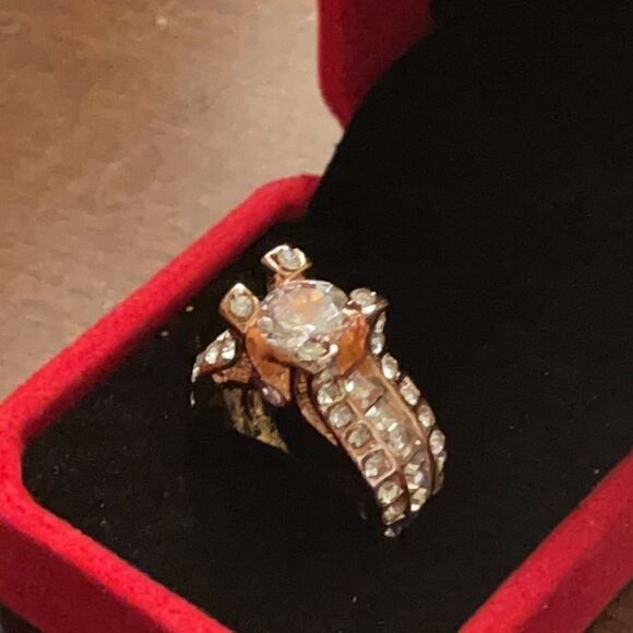 Rose gold crystal ring US size 6 - Picture 3 of 12